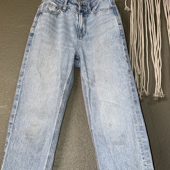 AE Strigio Mom Jean - Picture 12 of 13